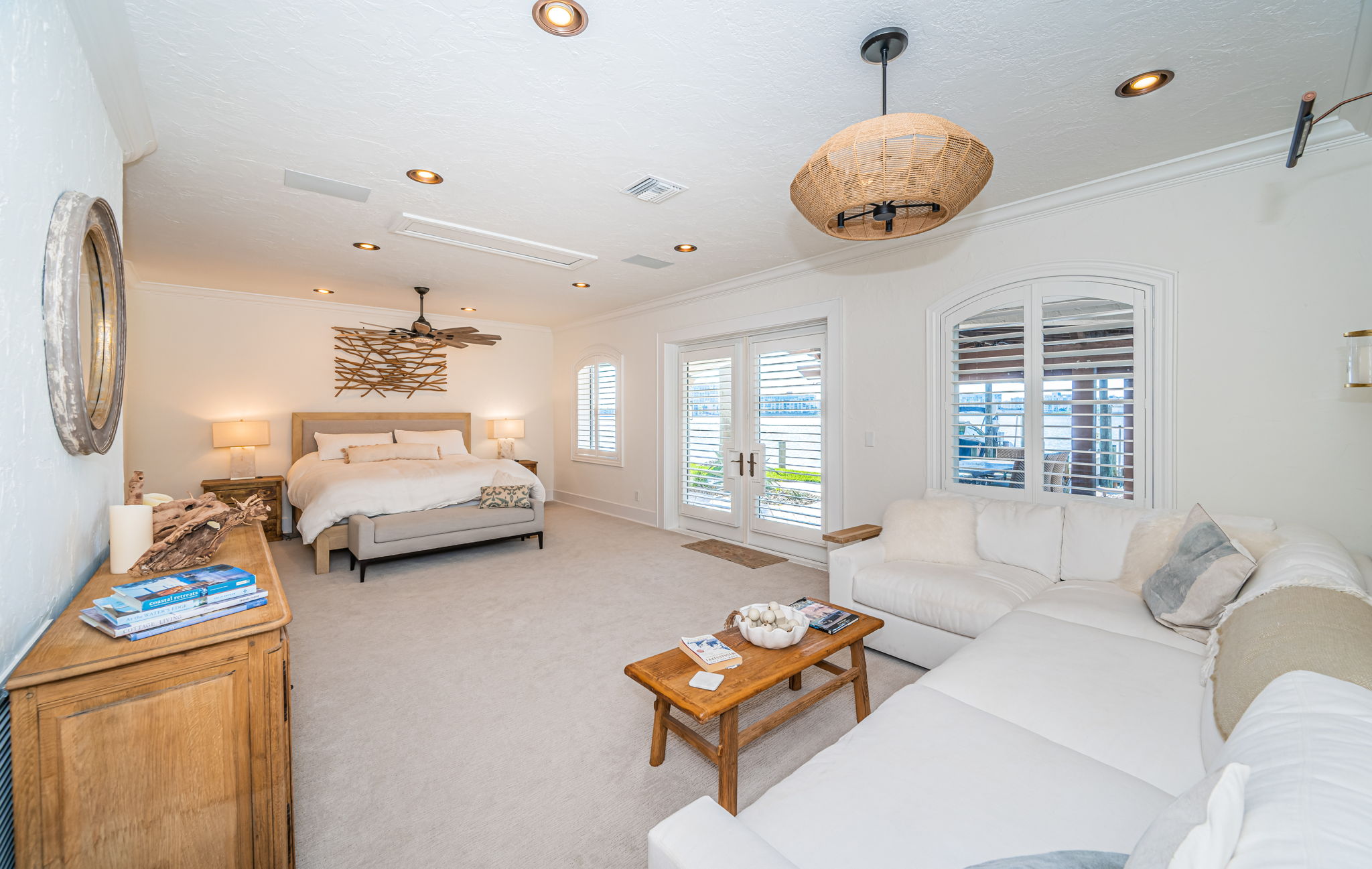 St Petersburg, Florida, 33707, United States, 5 Bedrooms Bedrooms, ,5 BathroomsBathrooms,Residential,For Sale,2007772