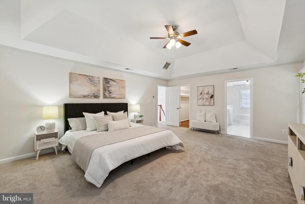Fairfax Station, Virginia, 22039, United States, 5 Bedrooms Bedrooms, ,4 BathroomsBathrooms,Residential,For Sale,1887245