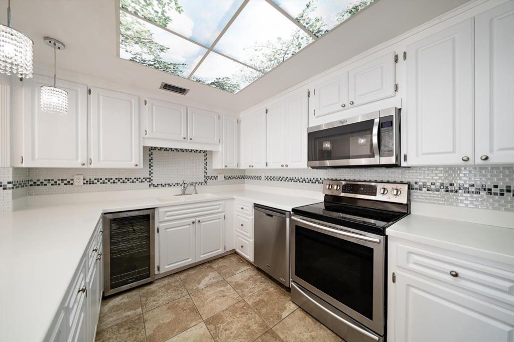 Belleair, Florida, 33756, United States, 2 Bedrooms Bedrooms, ,2 BathroomsBathrooms,Residential,For Sale,1993557