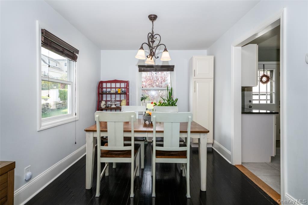 New Rochelle, New York, 10801, United States, 2 Bedrooms Bedrooms, ,1 BathroomBathrooms,Residential,For Sale,1989892