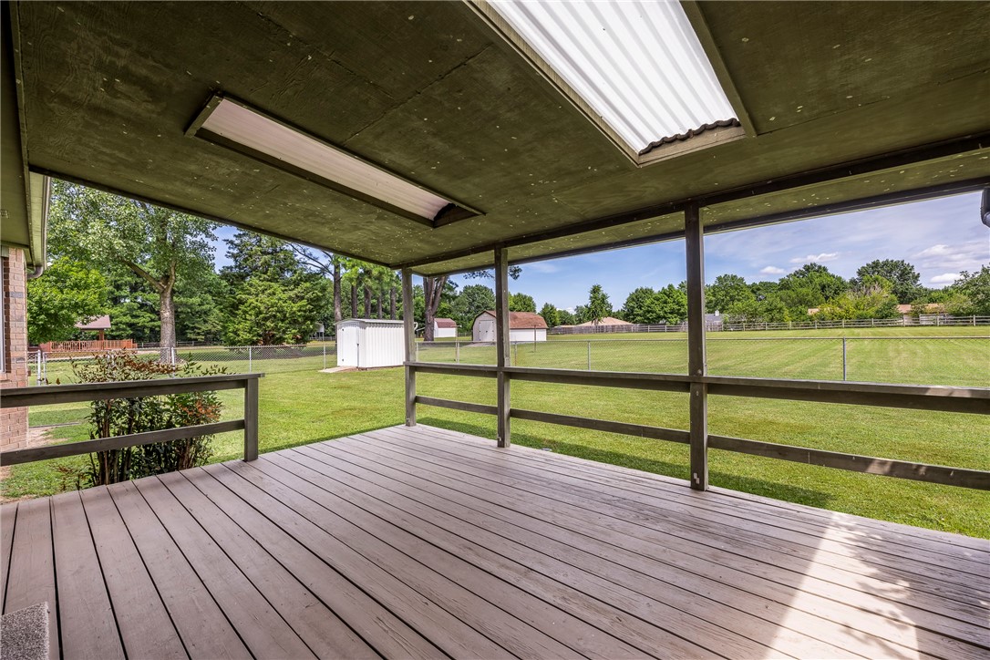 Lowell, Arkansas, 72745, United States, 4 Bedrooms Bedrooms, ,2 BathroomsBathrooms,Residential,For Sale,1932049