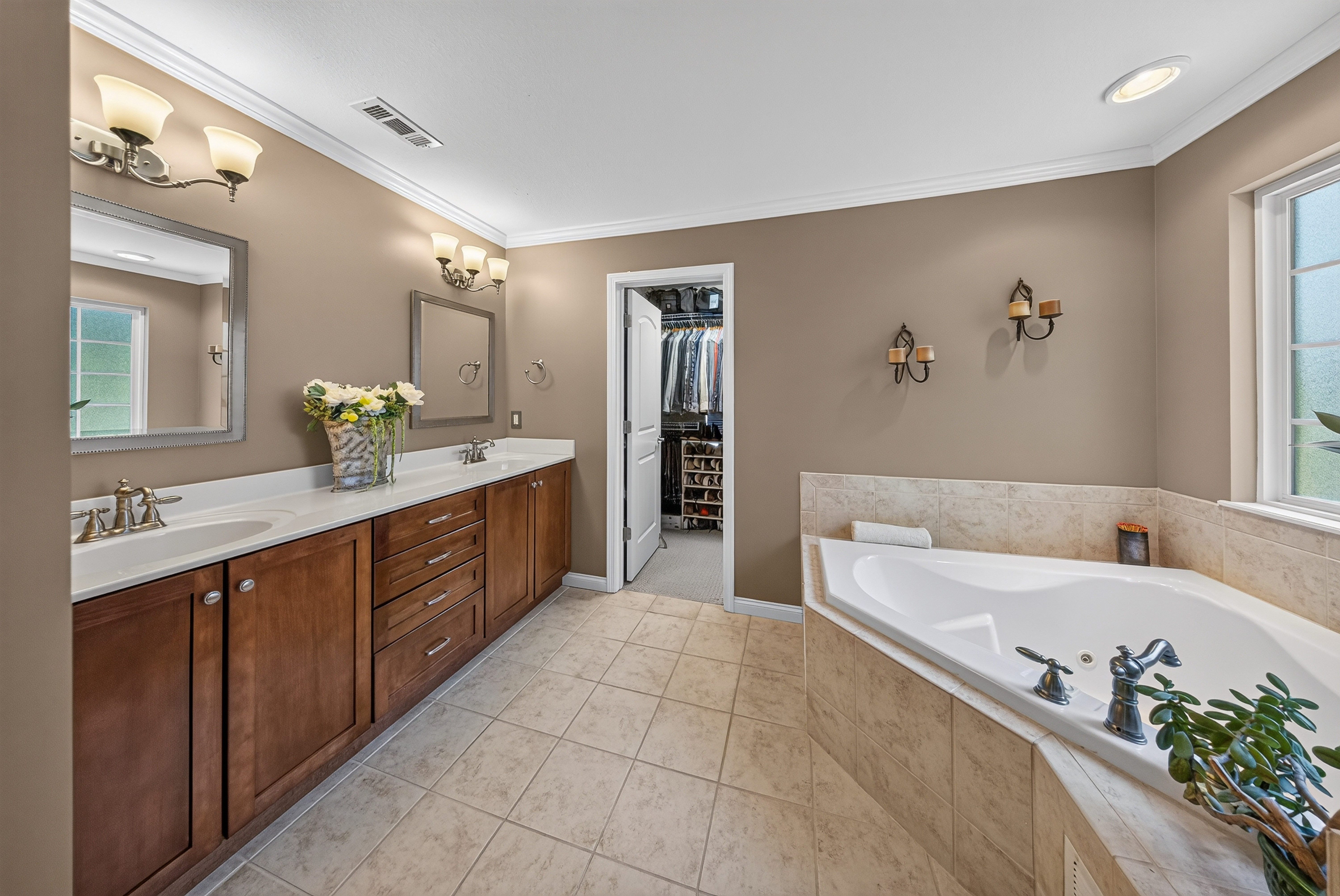  8821 Nubbin Ridge Road, Knoxville, TN 37923 - 物件實景