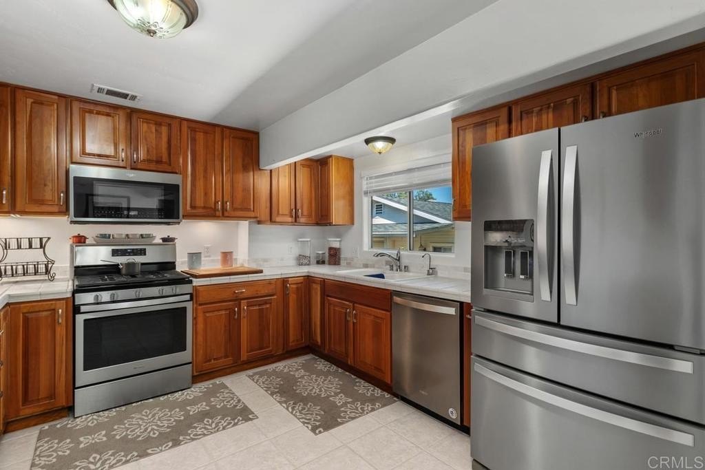 Lemon Grove, California, 91945, United States, 2 Bedrooms Bedrooms, ,2 BathroomsBathrooms,Residential,For Sale,1907575
