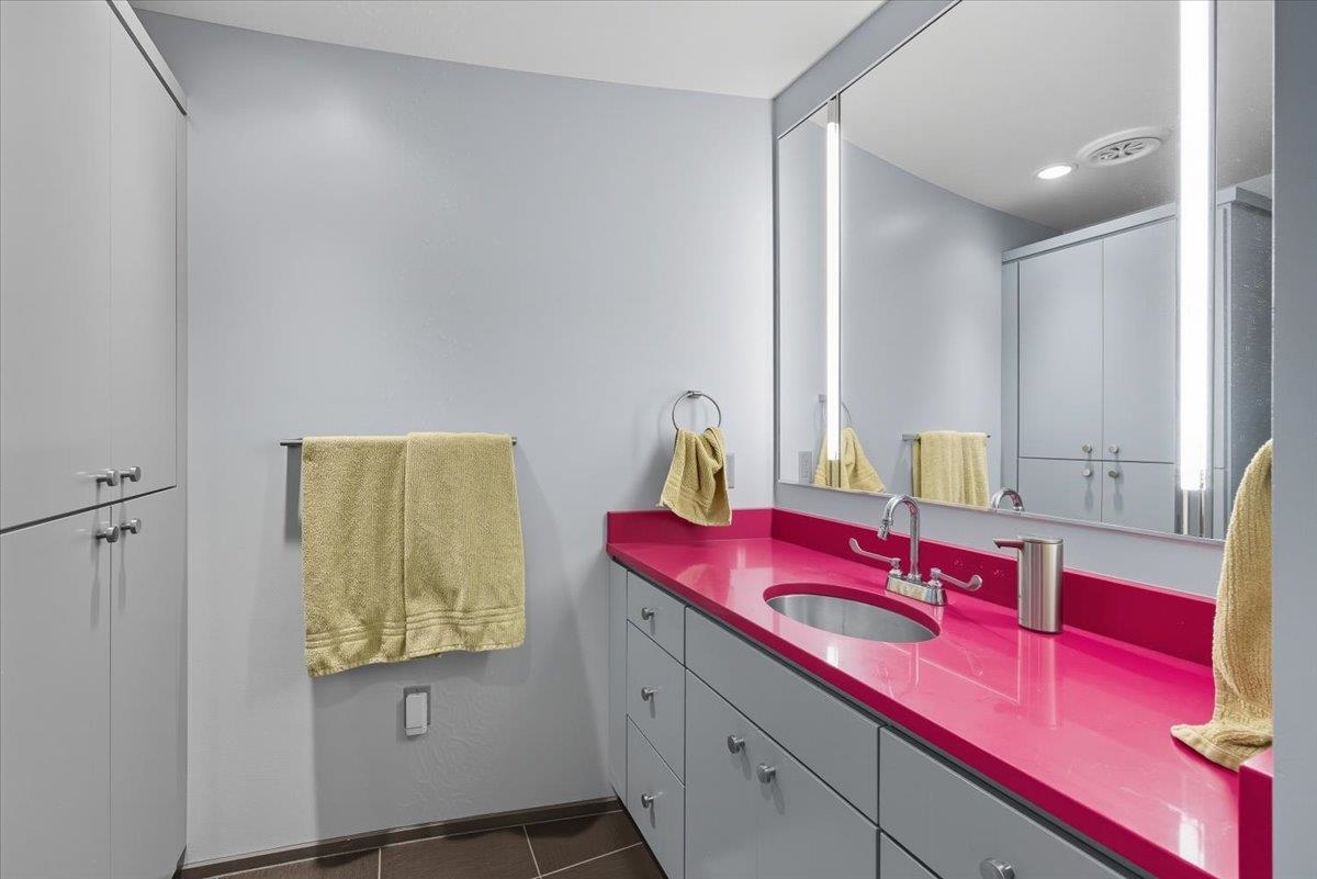 Spokane, Washington, 99204, United States, 1 Bedroom Bedrooms, ,2 BathroomsBathrooms,Residential,For Sale,1959393