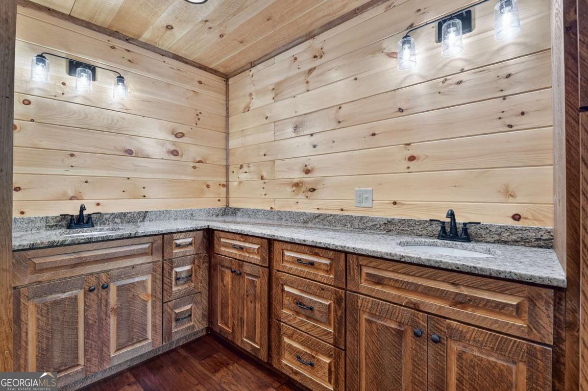 Mineral Bluff, Georgia, 30559, United States, 4 Bedrooms Bedrooms, ,3 BathroomsBathrooms,Residential,For Sale,1953932