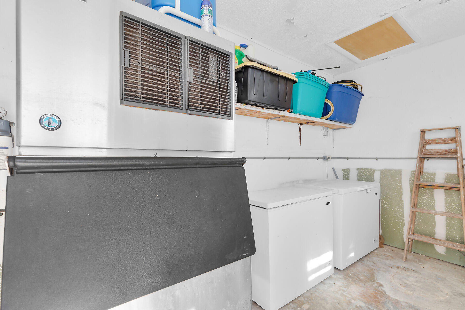 MARATHON, Florida, 33050, United States, 2 Bedrooms Bedrooms, ,2 BathroomsBathrooms,Residential,For Sale,1991254