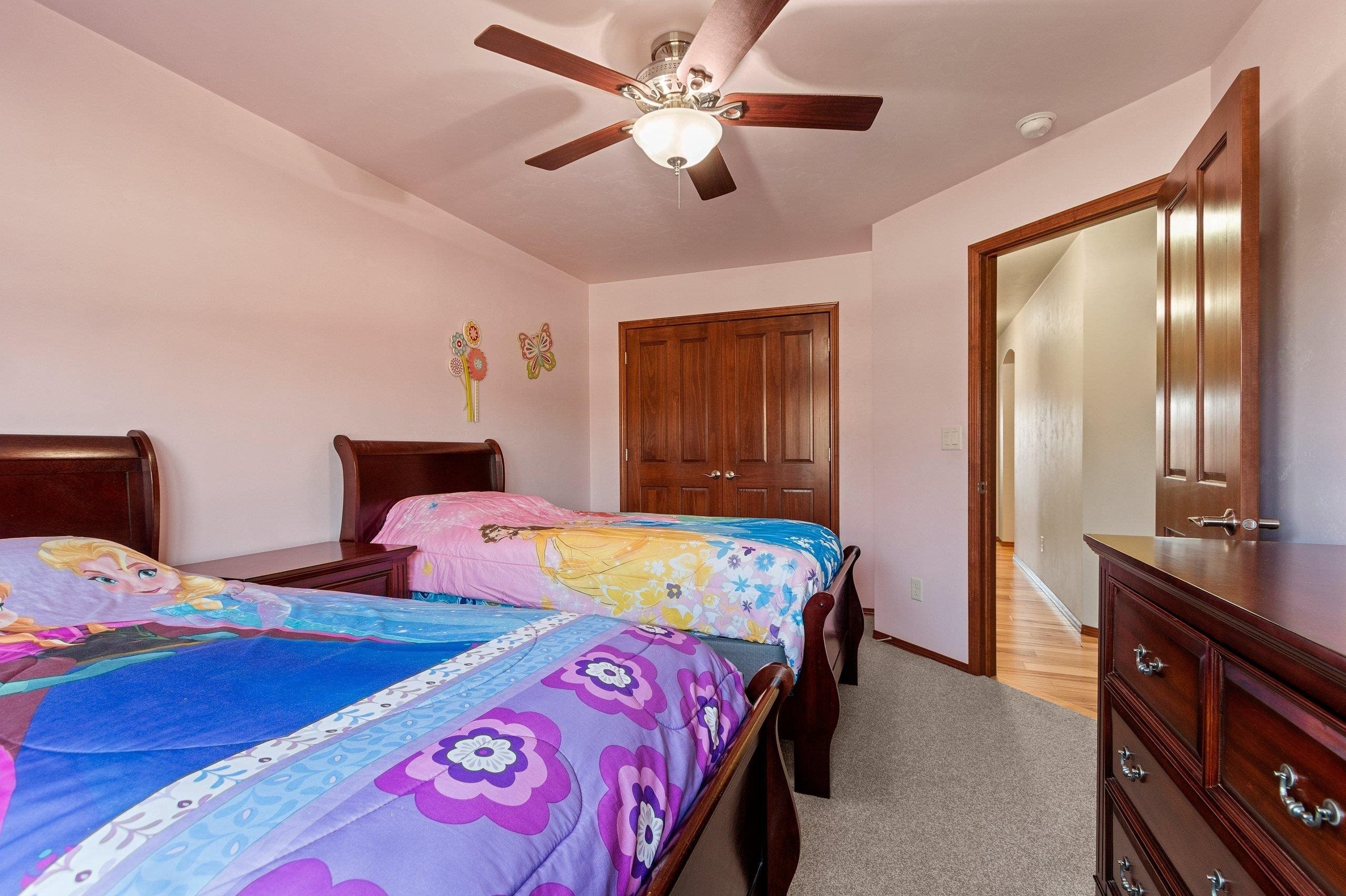 DE PERE, Wisconsin, 54115, United States, 5 Bedrooms Bedrooms, ,4 BathroomsBathrooms,Residential,For Sale,2048678