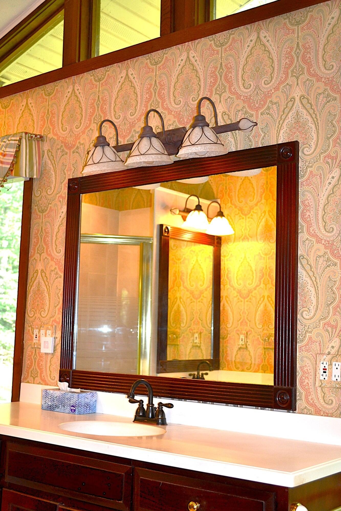 Lewisburg, West Virginia, 24901, United States, 6 Bedrooms Bedrooms, ,3 BathroomsBathrooms,Residential,For Sale,1940620