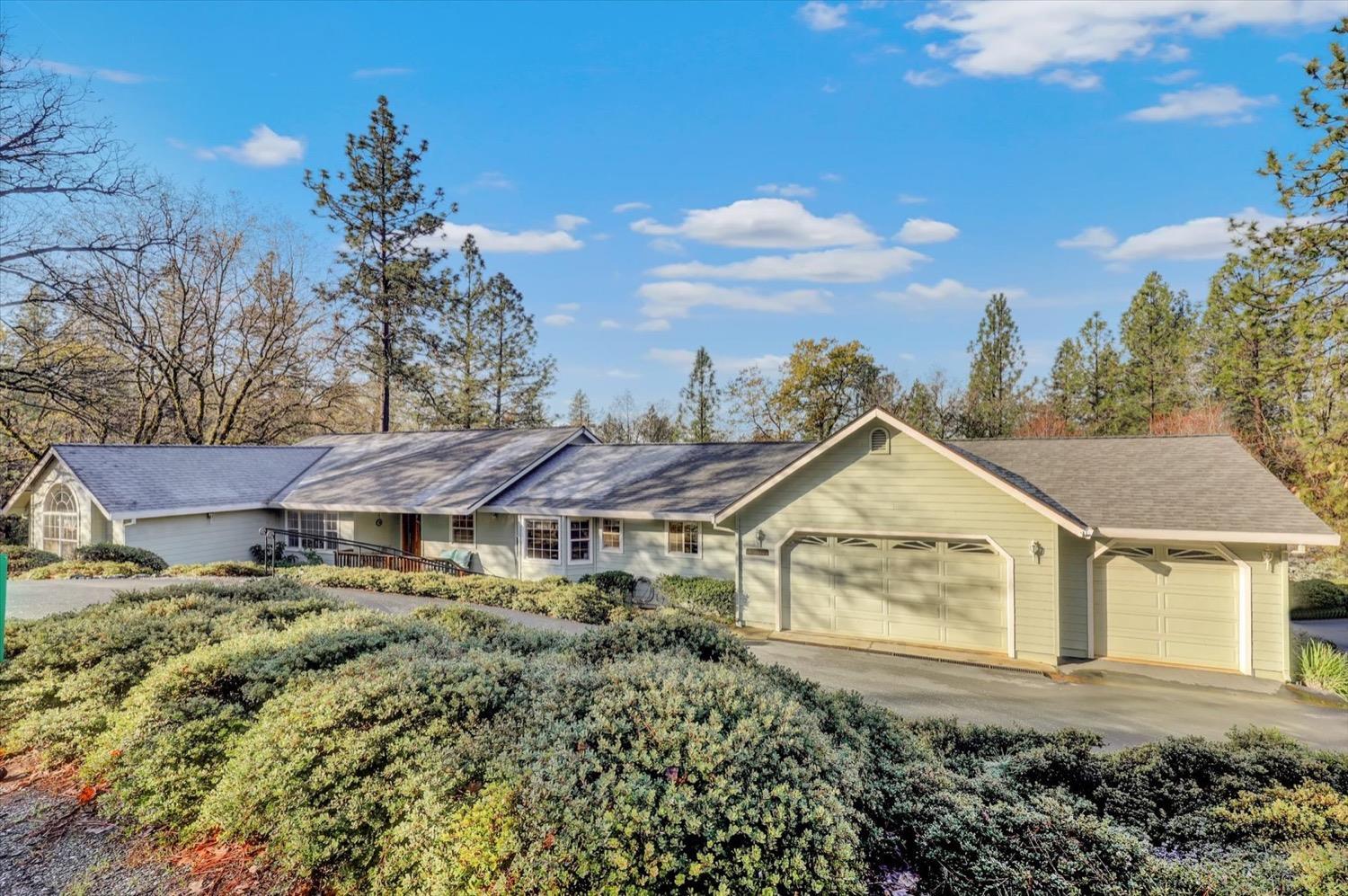 Grass Valley, California, 95949, United States, 3 Bedrooms Bedrooms, ,3 BathroomsBathrooms,Residential,For Sale,1840908