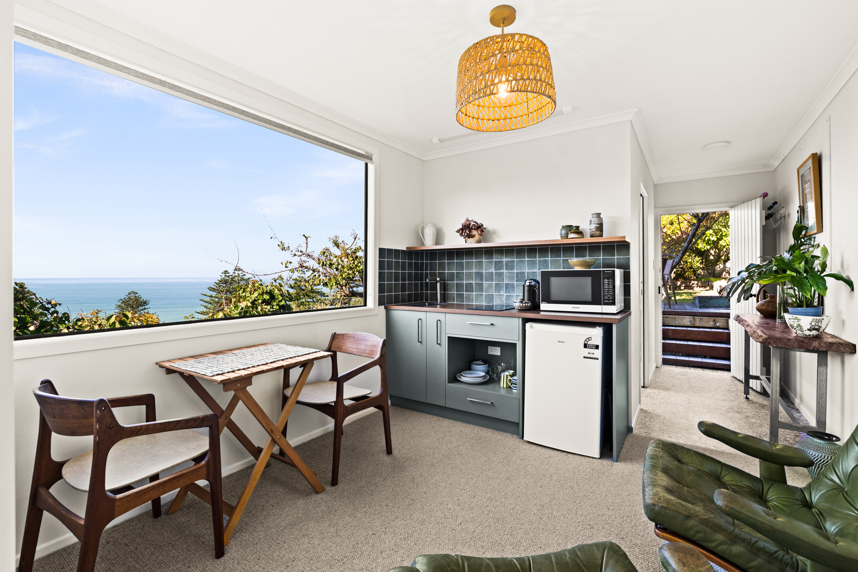  Panoramic Ocean Views with Income Potential - 物件實景