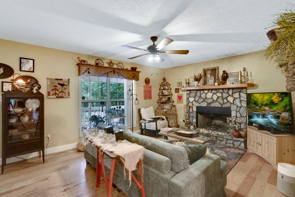 Blairsville, Georgia, 30512, United States, 3 Bedrooms Bedrooms, ,3 BathroomsBathrooms,Residential,For Sale,1889630