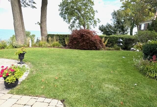 St. Joseph, Michigan, 49085, United States, 2 Bedrooms Bedrooms, ,4 BathroomsBathrooms,Residential,For Sale,1949511