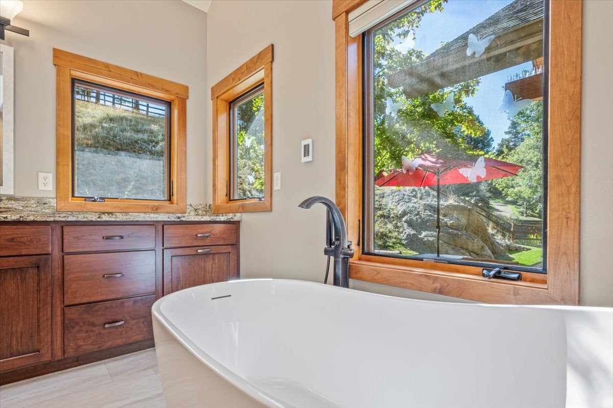 Clancy, Montana, 59634, United States, 6 Bedrooms Bedrooms, ,5 BathroomsBathrooms,Residential,For Sale,1873825