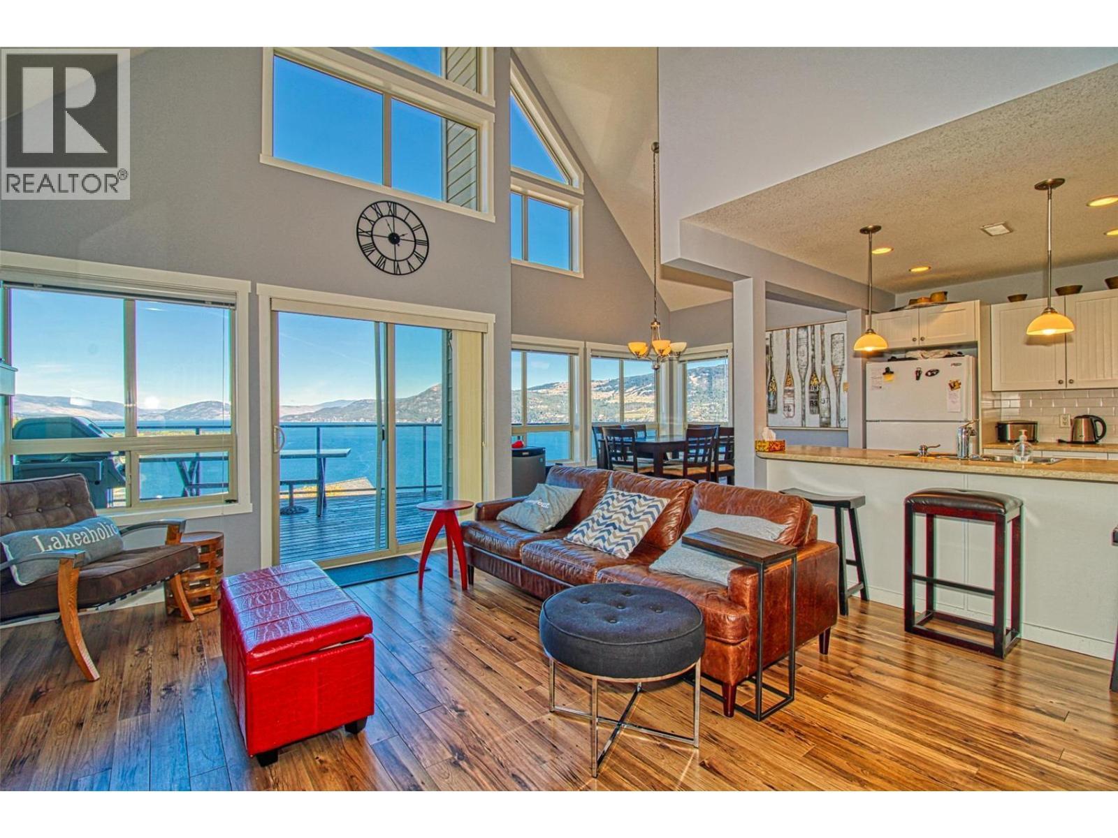 KELOWNA, British Columbia, V1Z 3R8, CA, 3 Bedrooms Bedrooms, ,2 BathroomsBathrooms,Residential,For Sale,1950768