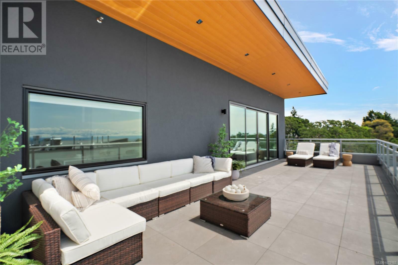 ESQUIMALT, British Columbia, V9A 6A1, CA, 2 Bedrooms Bedrooms, ,3 BathroomsBathrooms,Residential,For Sale,1875293
