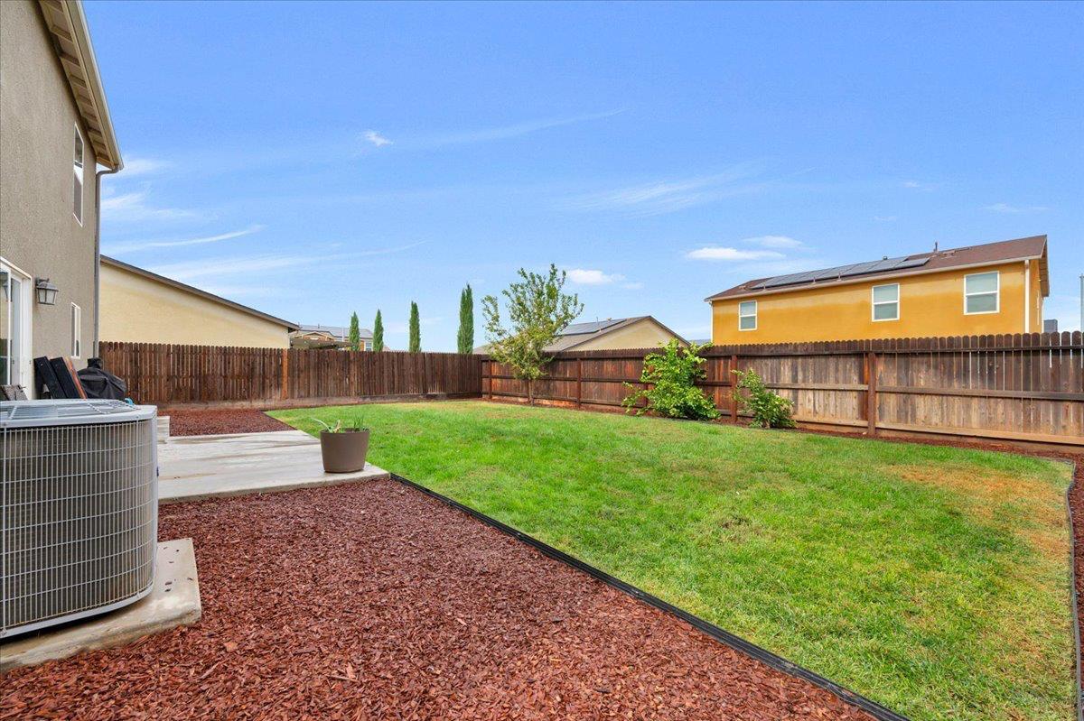 Fresno, California, 93722, United States, 5 Bedrooms Bedrooms, ,3 BathroomsBathrooms,Residential,For Sale,1982186