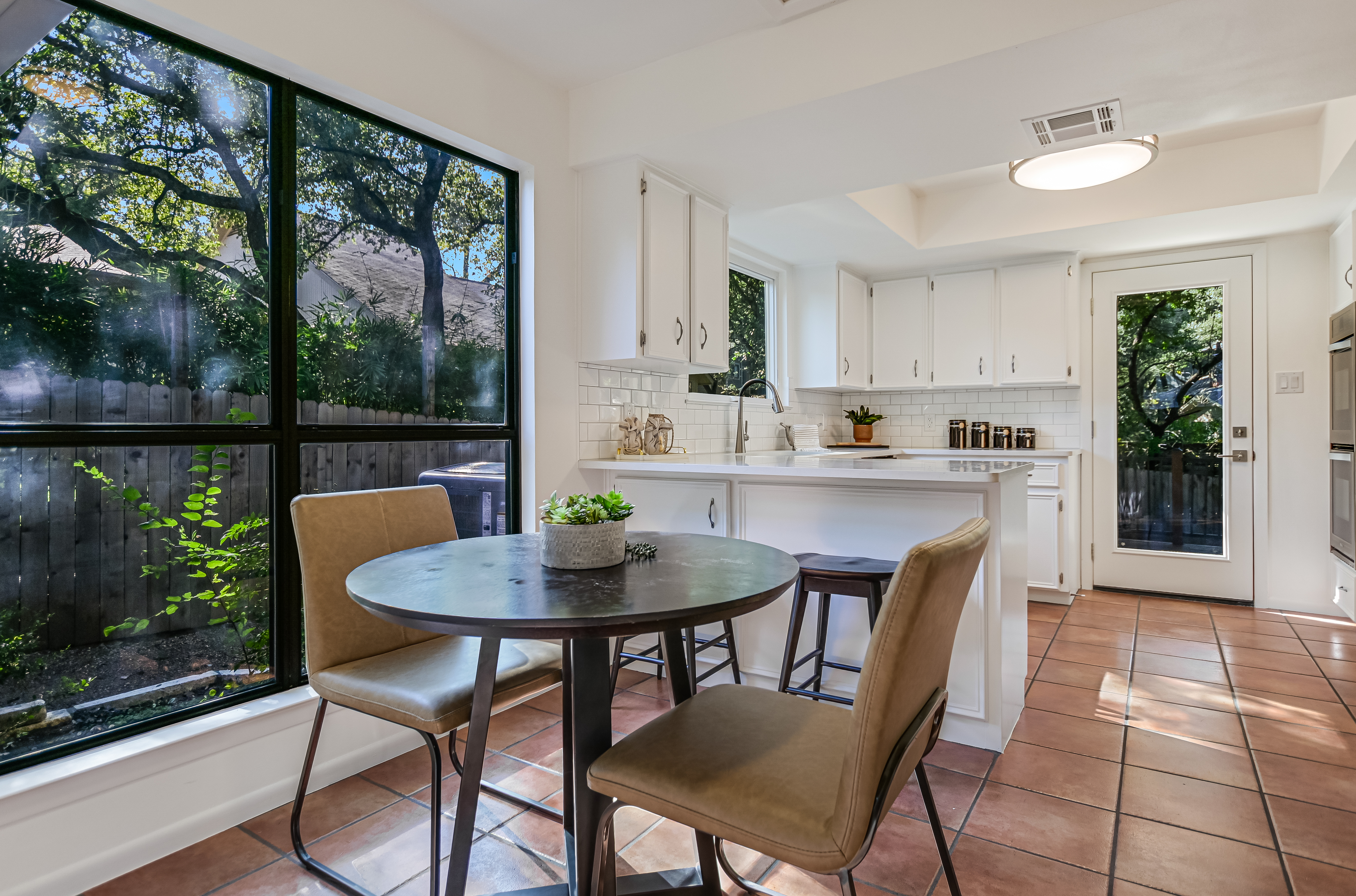  Desirable, Established Oak Forest Neighborhood of NW Austin - 物件實景