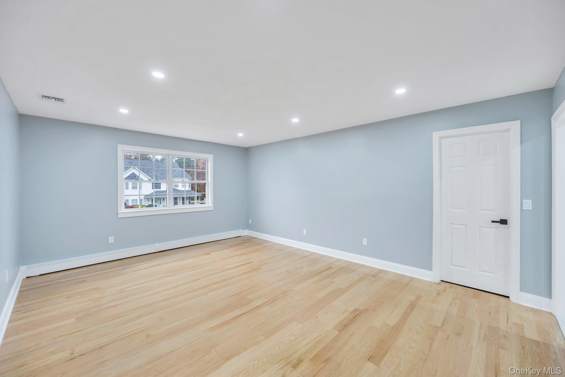 Selden, New York, 11784, United States, 4 Bedrooms Bedrooms, ,3 BathroomsBathrooms,Residential,For Sale,1990980