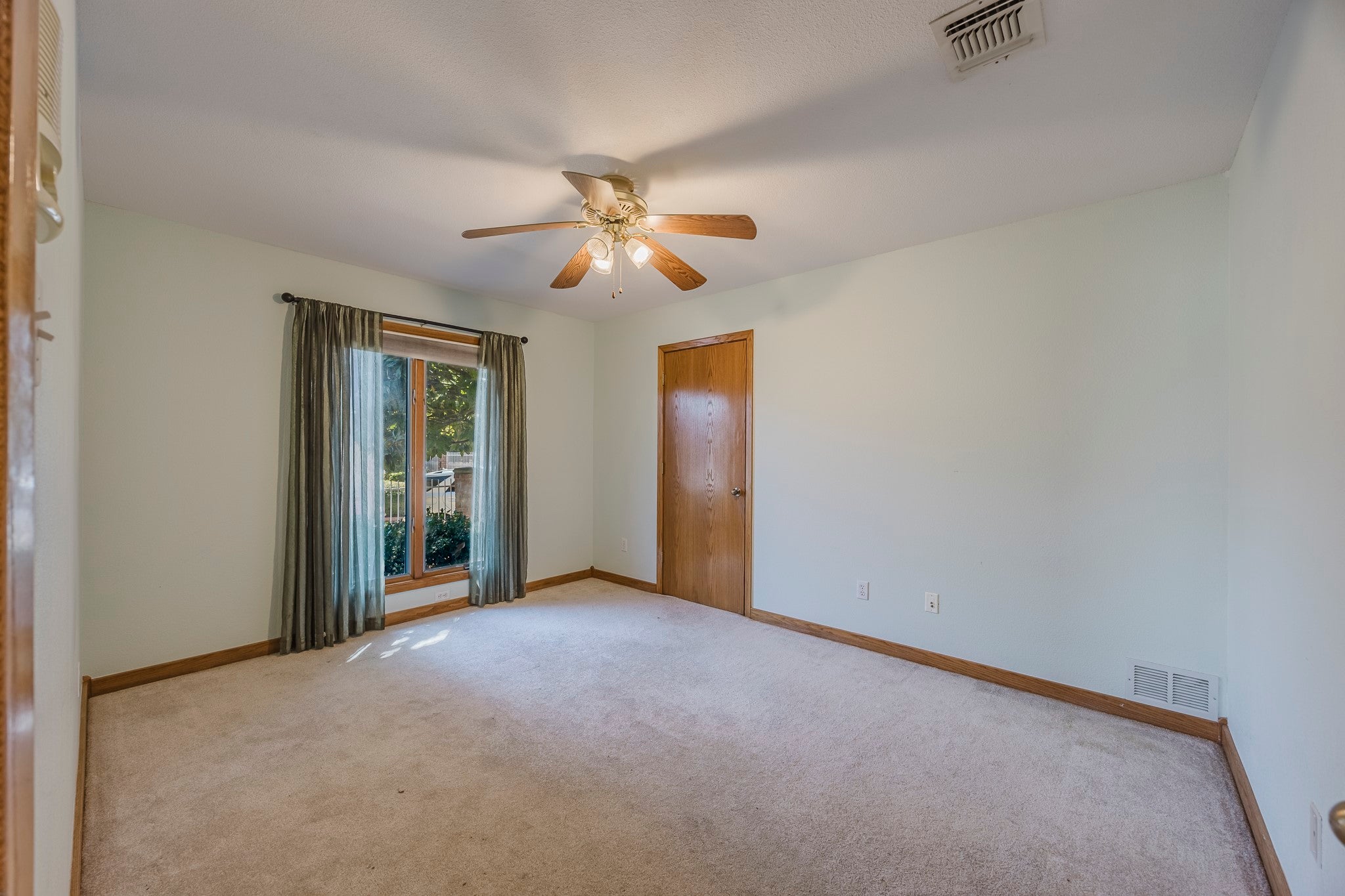 Fort Worth, Texas, 76179, United States, 4 Bedrooms Bedrooms, ,3 BathroomsBathrooms,Residential,For Sale,1981594