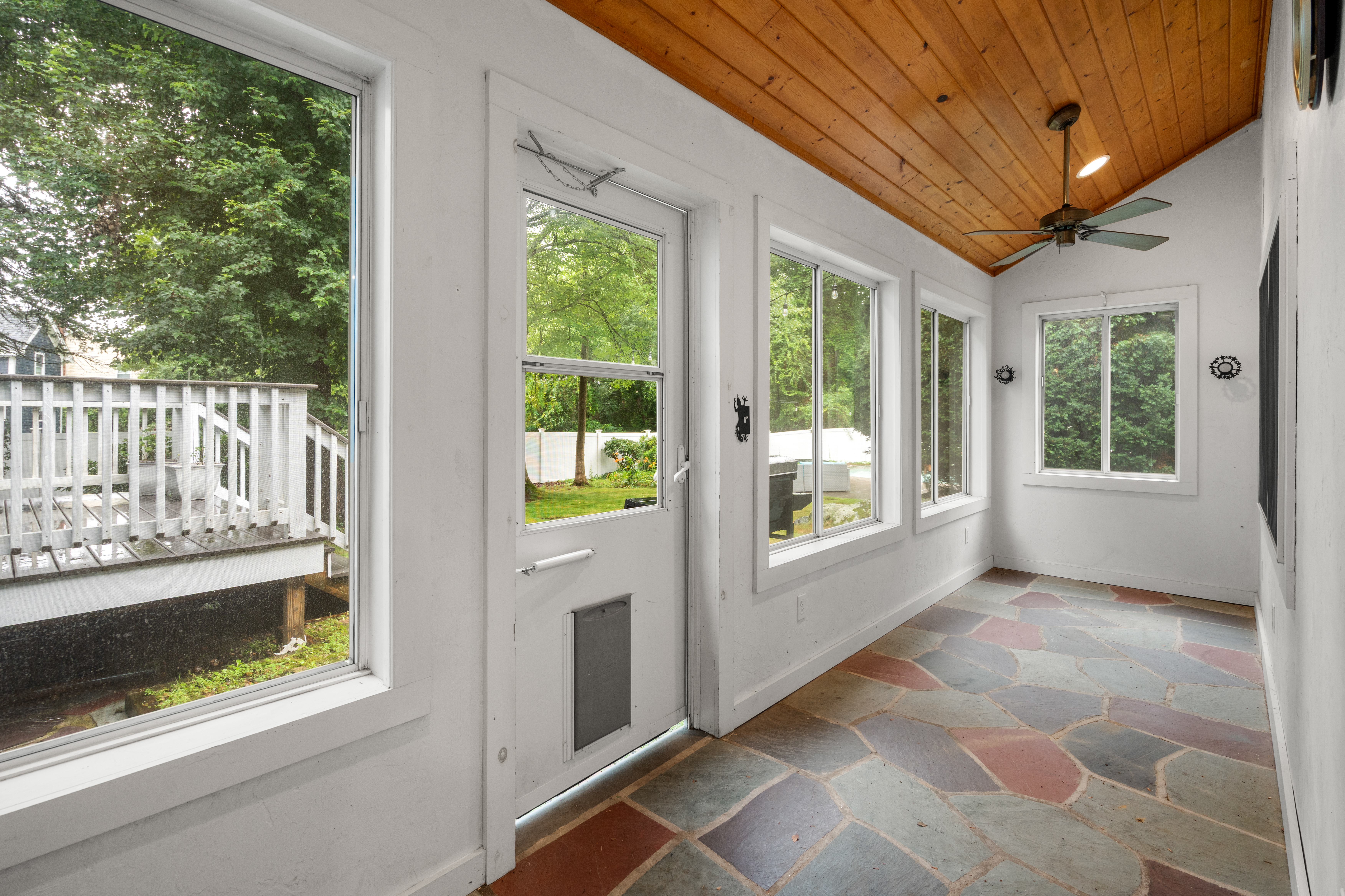  10 Locust Street, Burlington, MA, 01803 - 物件實景