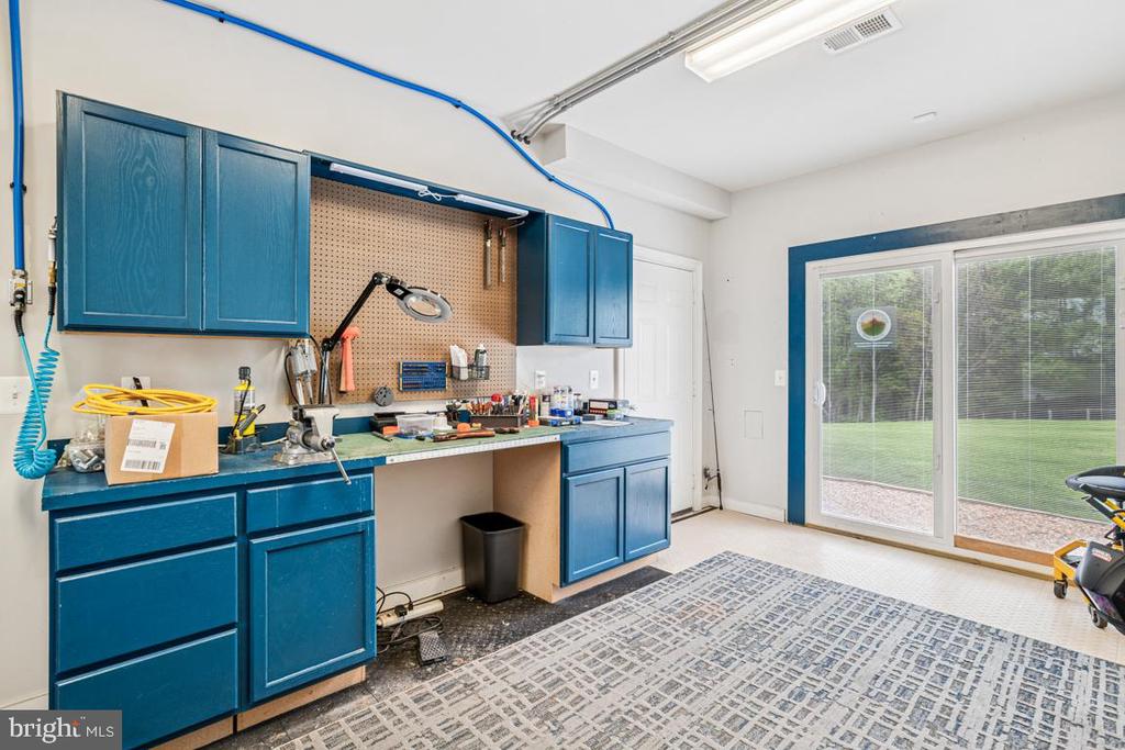 Hillsboro, Virginia, 20132, United States, 2 Bedrooms Bedrooms, ,2 BathroomsBathrooms,Residential,For Sale,1798286
