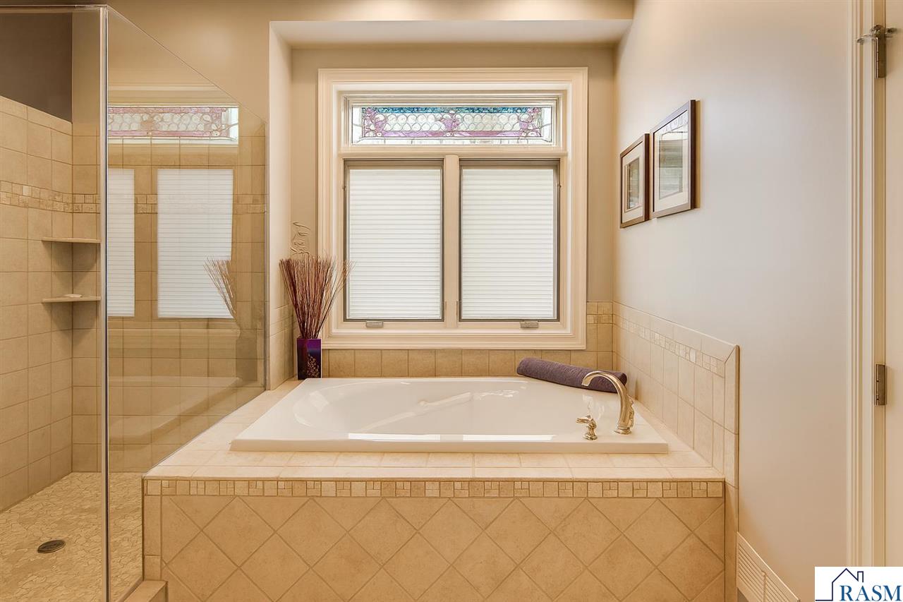 Mankato, Minnesota, 56001, United States, 3 Bedrooms Bedrooms, ,2 BathroomsBathrooms,Residential,For Sale,1982289