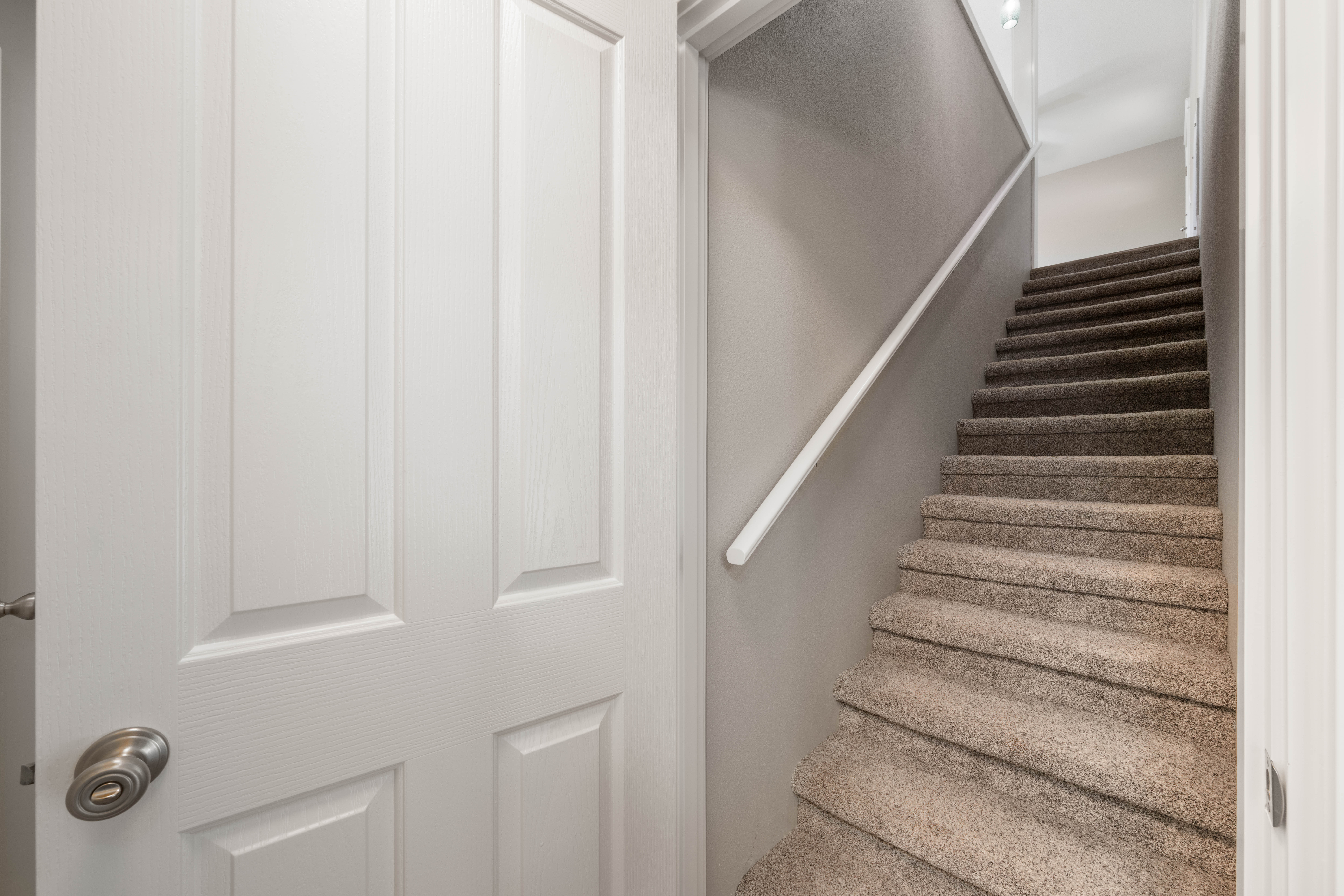  ROOM FOR SHOP/ POOL. IMMACULATELY CARED FOR HOME - 物件實景