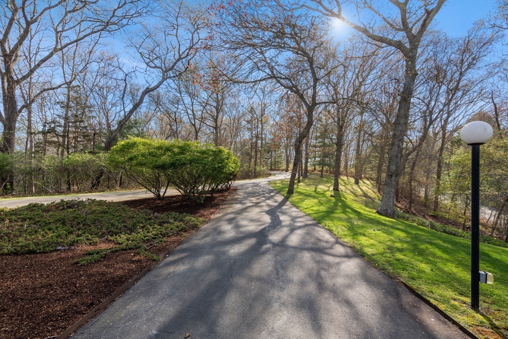 Dartmouth, Massachusetts, 02748, United States, 4 Bedrooms Bedrooms, ,5 BathroomsBathrooms,Residential,For Sale,1804172