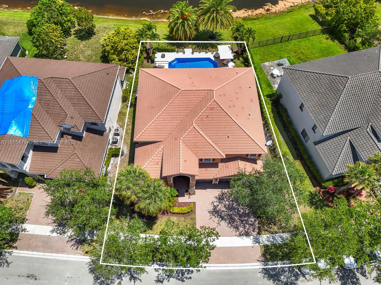 Weston, Florida, 33332, United States, 5 Bedrooms Bedrooms, ,5 BathroomsBathrooms,Residential,For Sale,1826480
