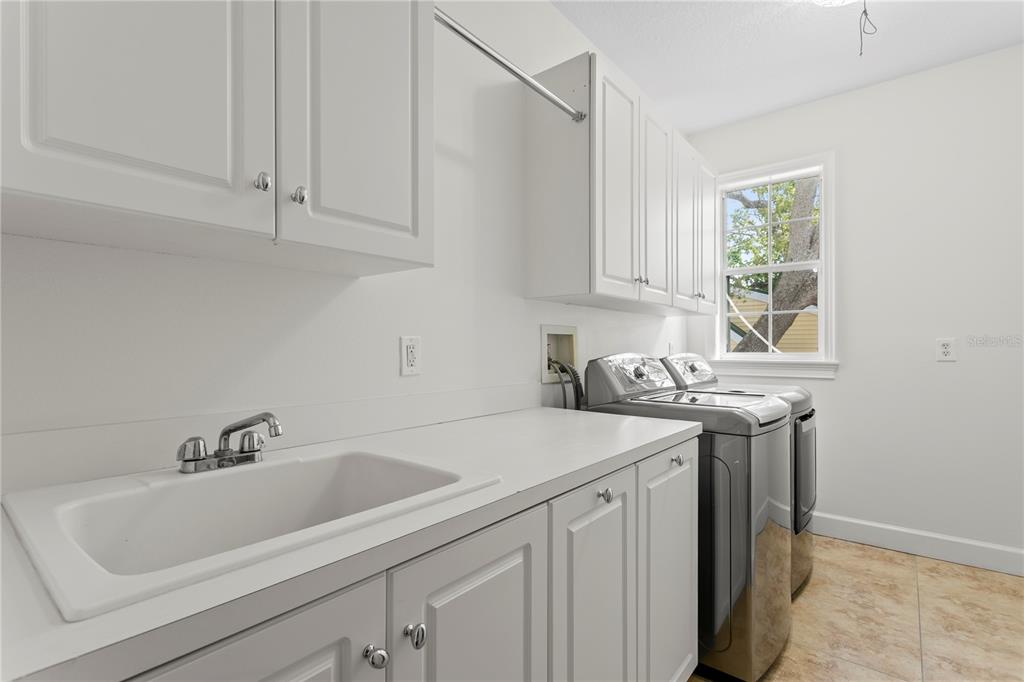 Tampa, Florida, 33629, United States, 4 Bedrooms Bedrooms, ,4 BathroomsBathrooms,Residential,For Sale,1885356