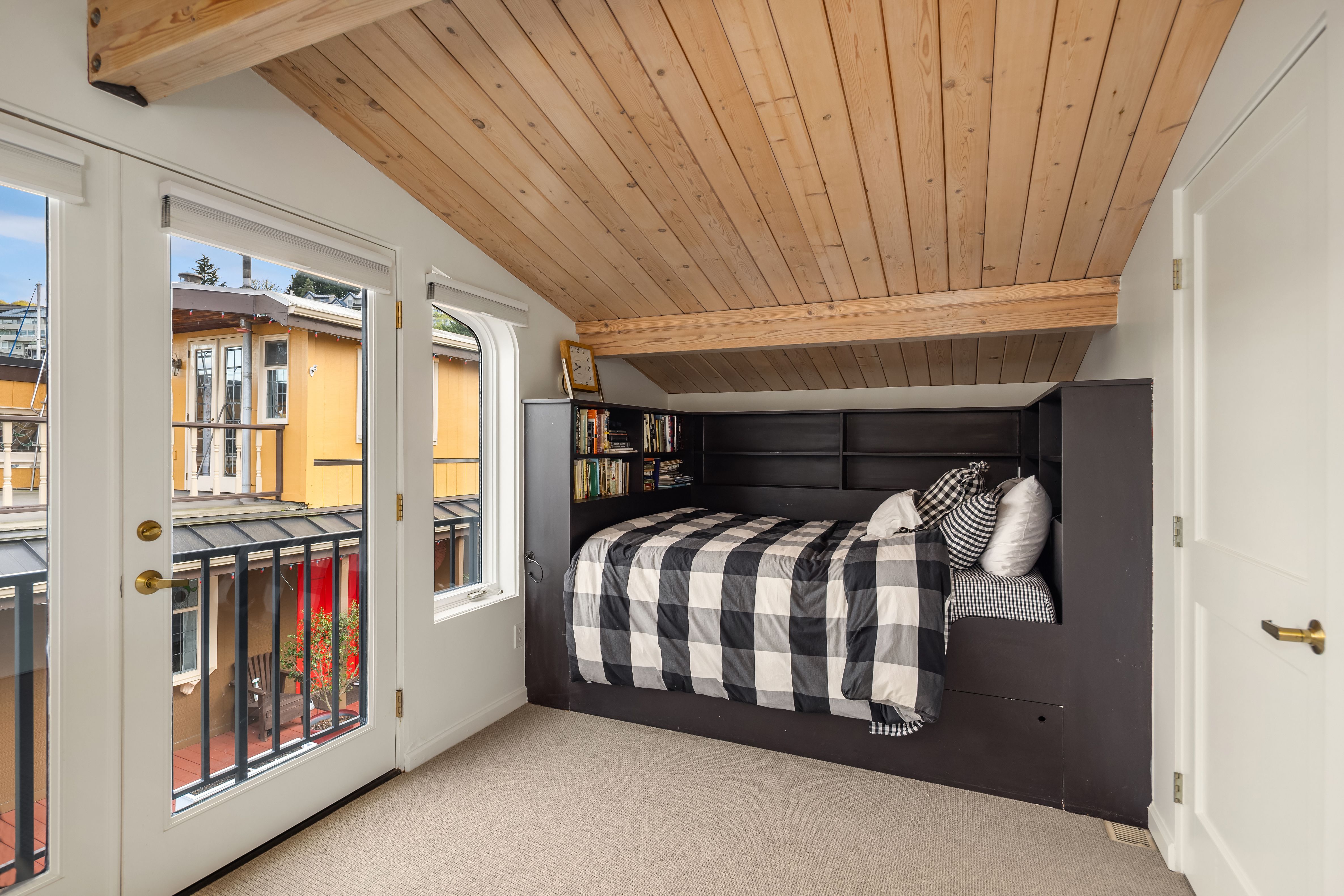  2466 Westlake Ave N #8, Seattle, WA 98109 - 物件實景