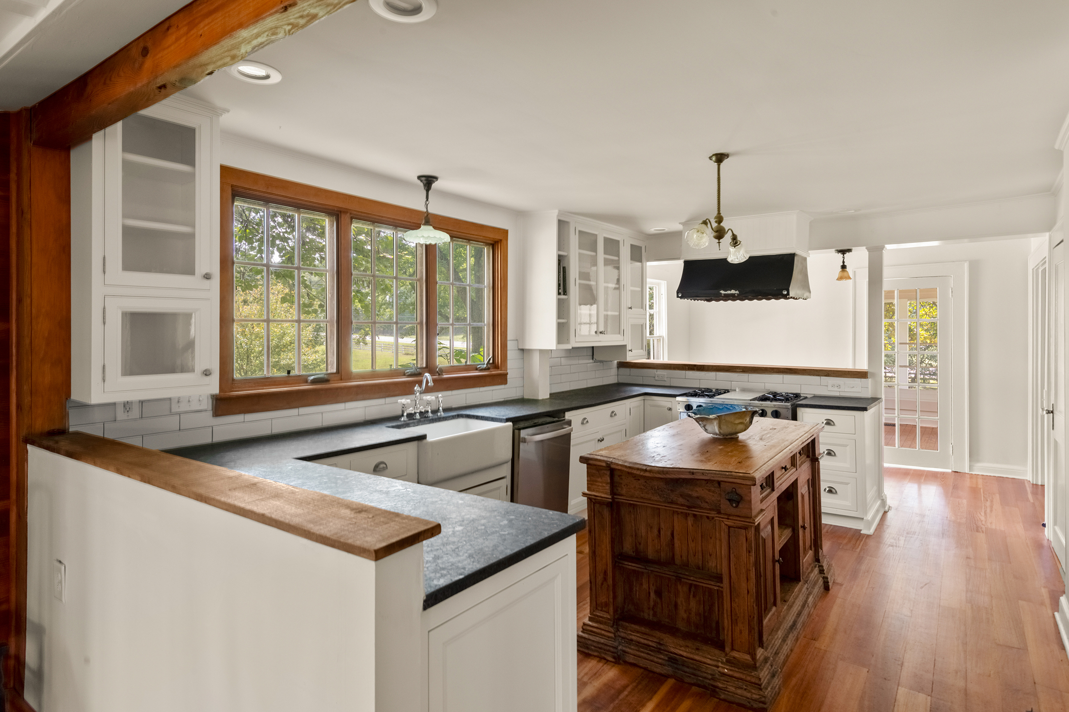  A Timeless Farmhouse Retreat on 7.3 Acres in Milton near Birmingham Crossroads - 物件實景