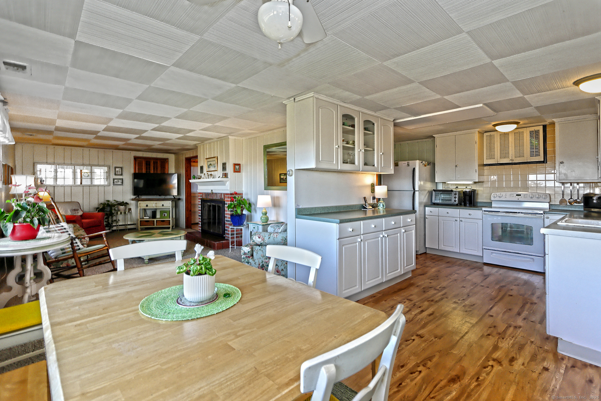 Old Saybrook, Connecticut, 06475, United States, 3 Bedrooms Bedrooms, ,2 BathroomsBathrooms,Residential,For Sale,1794491