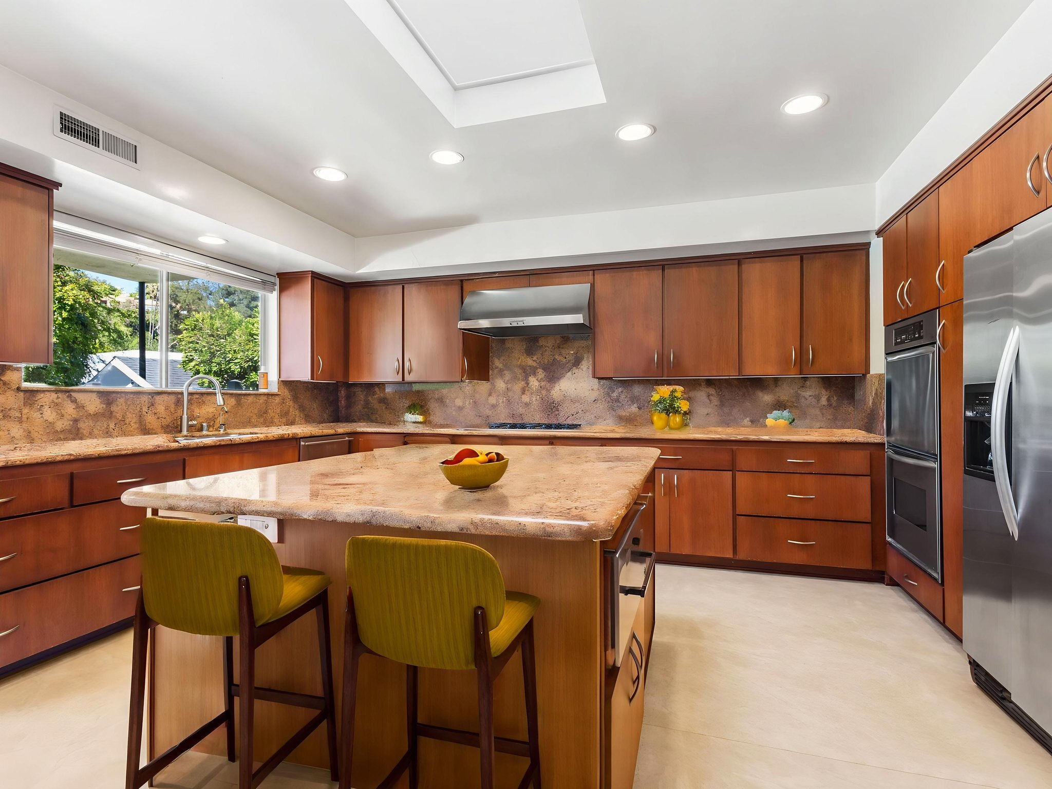  1120 Maybrook Dr - 物件實景