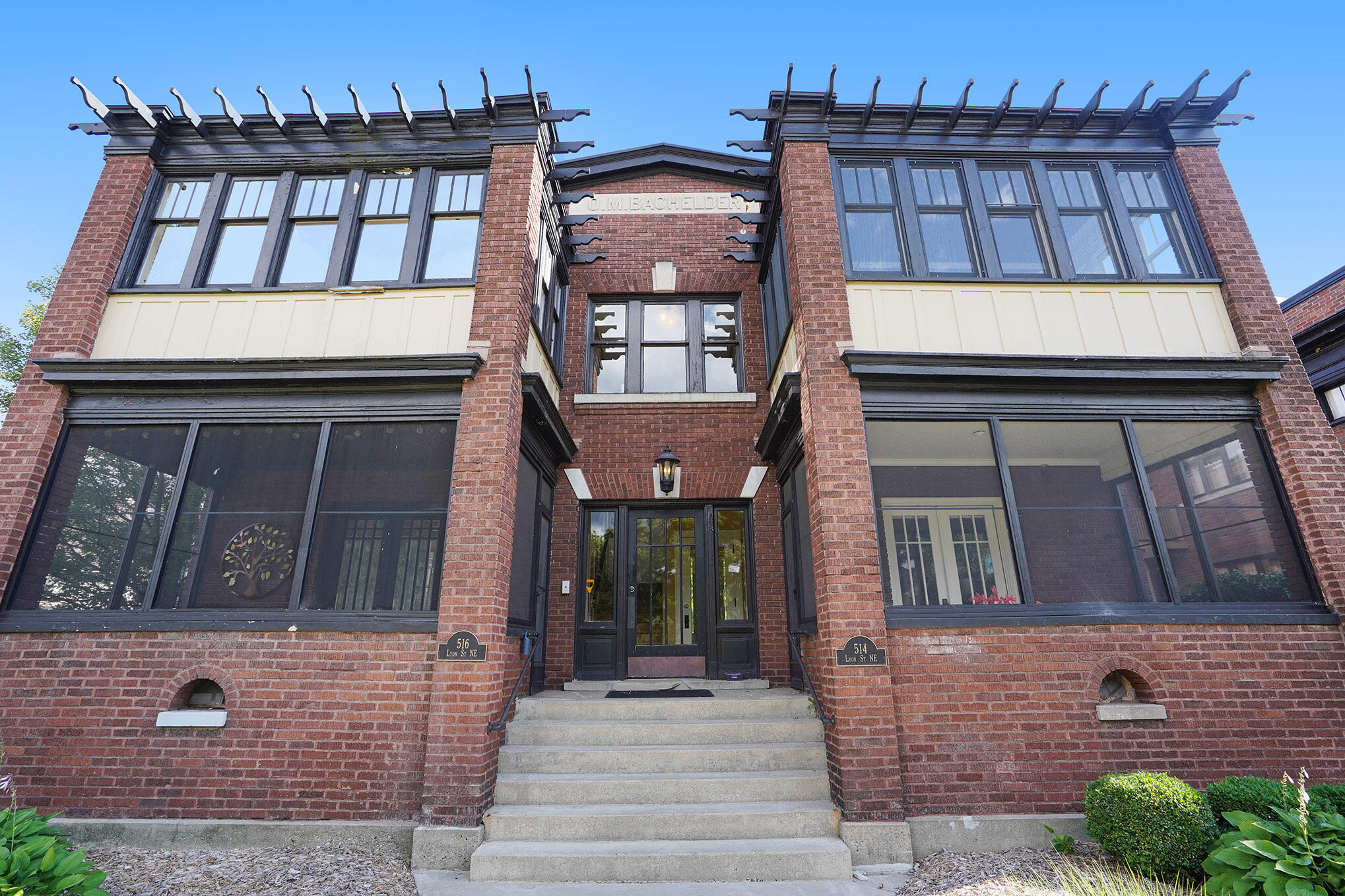 Lyon St, Grand Rapids, MI 49503