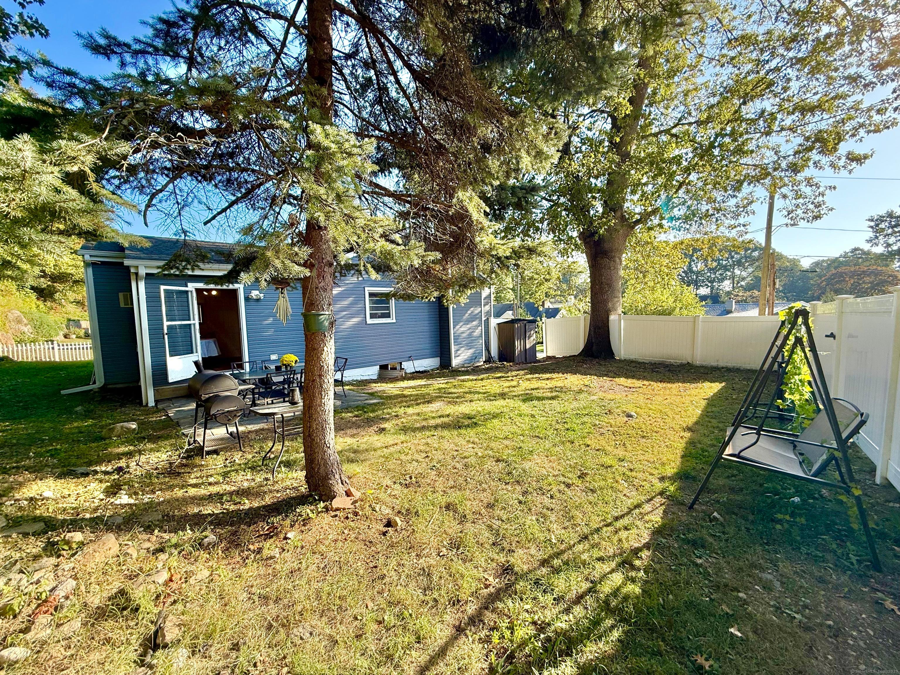 Stamford, Connecticut, 06906, United States, 2 Bedrooms Bedrooms, ,2 BathroomsBathrooms,Residential,For Sale,2012007