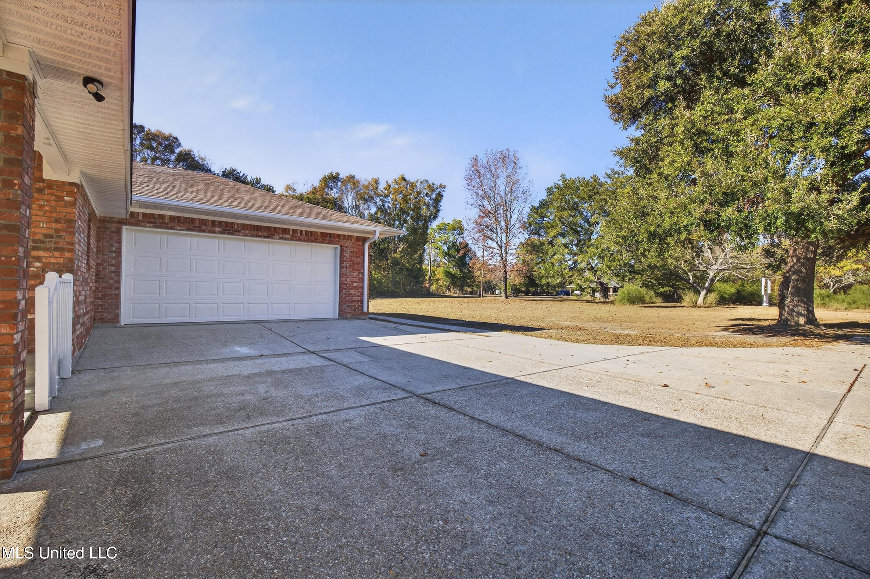 Gulfport, Mississippi, 39503, United States, 5 Bedrooms Bedrooms, ,5 BathroomsBathrooms,Residential,For Sale,2009063