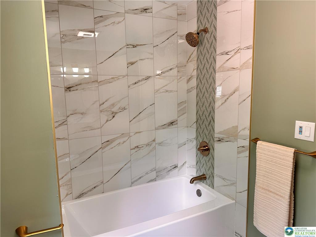 Washington Twp, Pennsylvania, 18080, United States, 3 Bedrooms Bedrooms, ,3 BathroomsBathrooms,Residential,For Sale,1984610