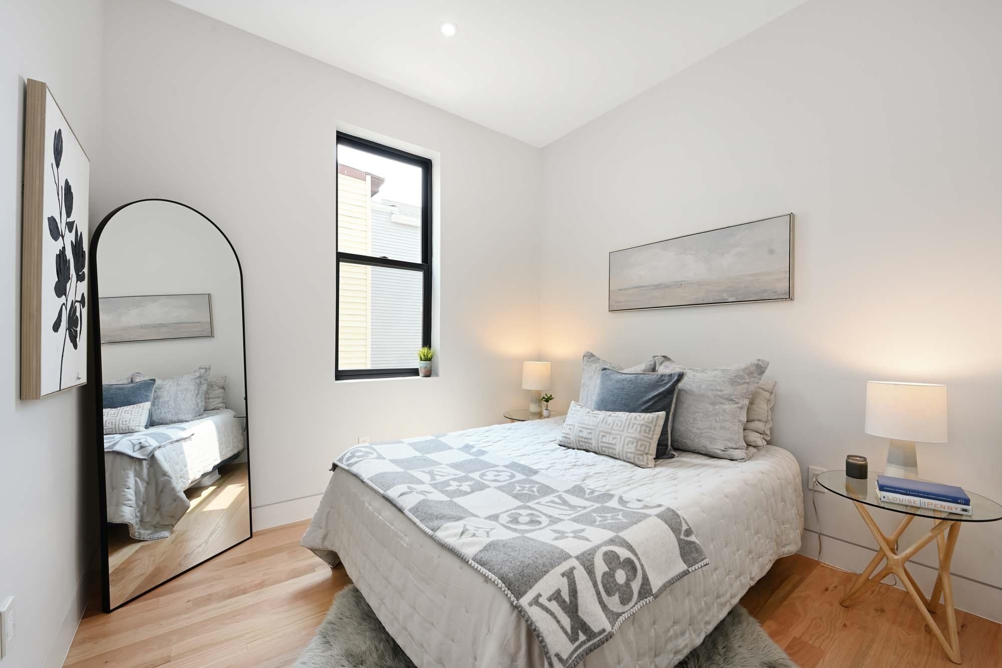 Jersey City, New Jersey, 07305, United States, 3 Bedrooms Bedrooms, ,2 BathroomsBathrooms,Residential,For Sale,1906129