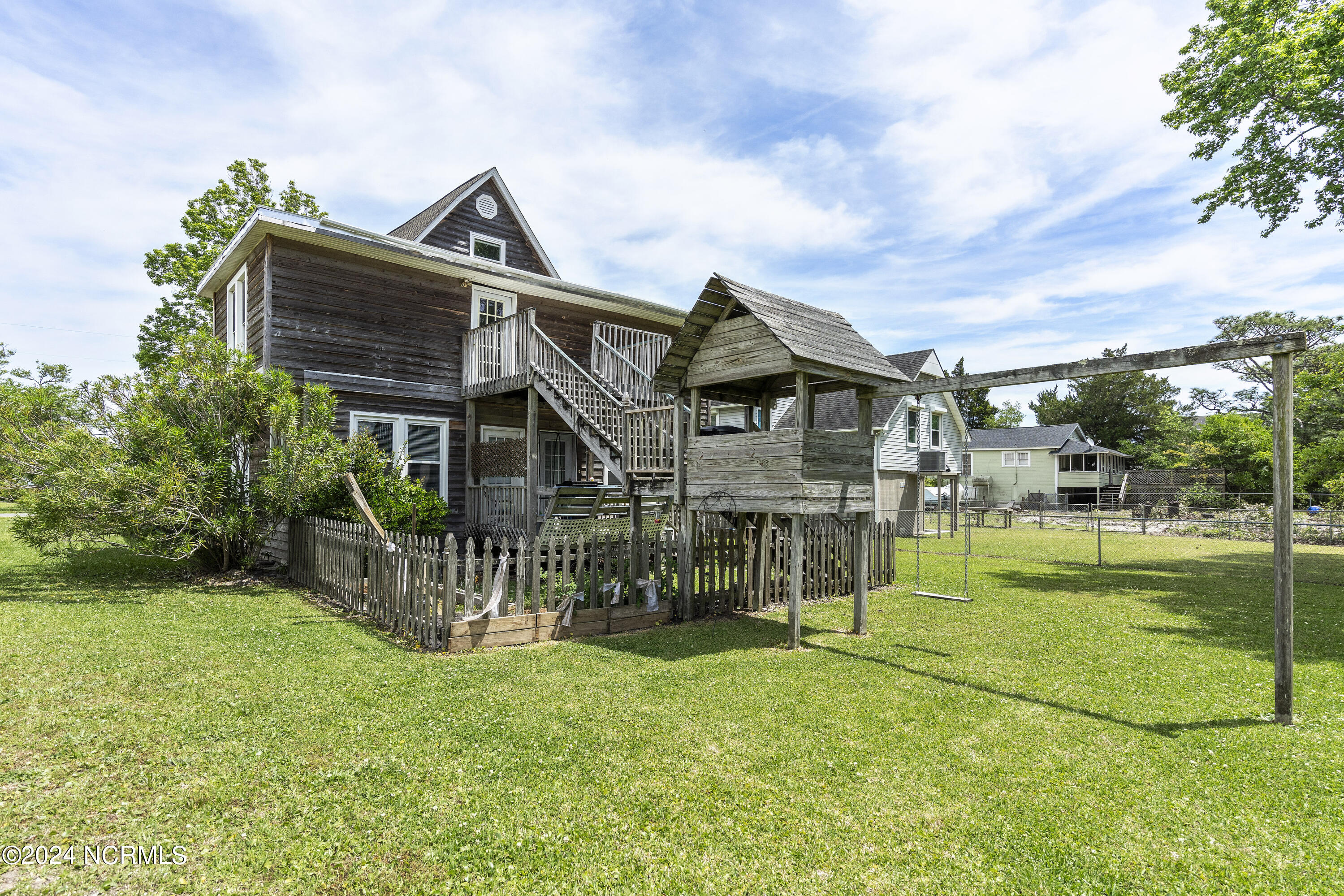 Carolina Beach, North Carolina, 28428, United States, 2 Bedrooms Bedrooms, ,2 BathroomsBathrooms,Residential,For Sale,1708974
