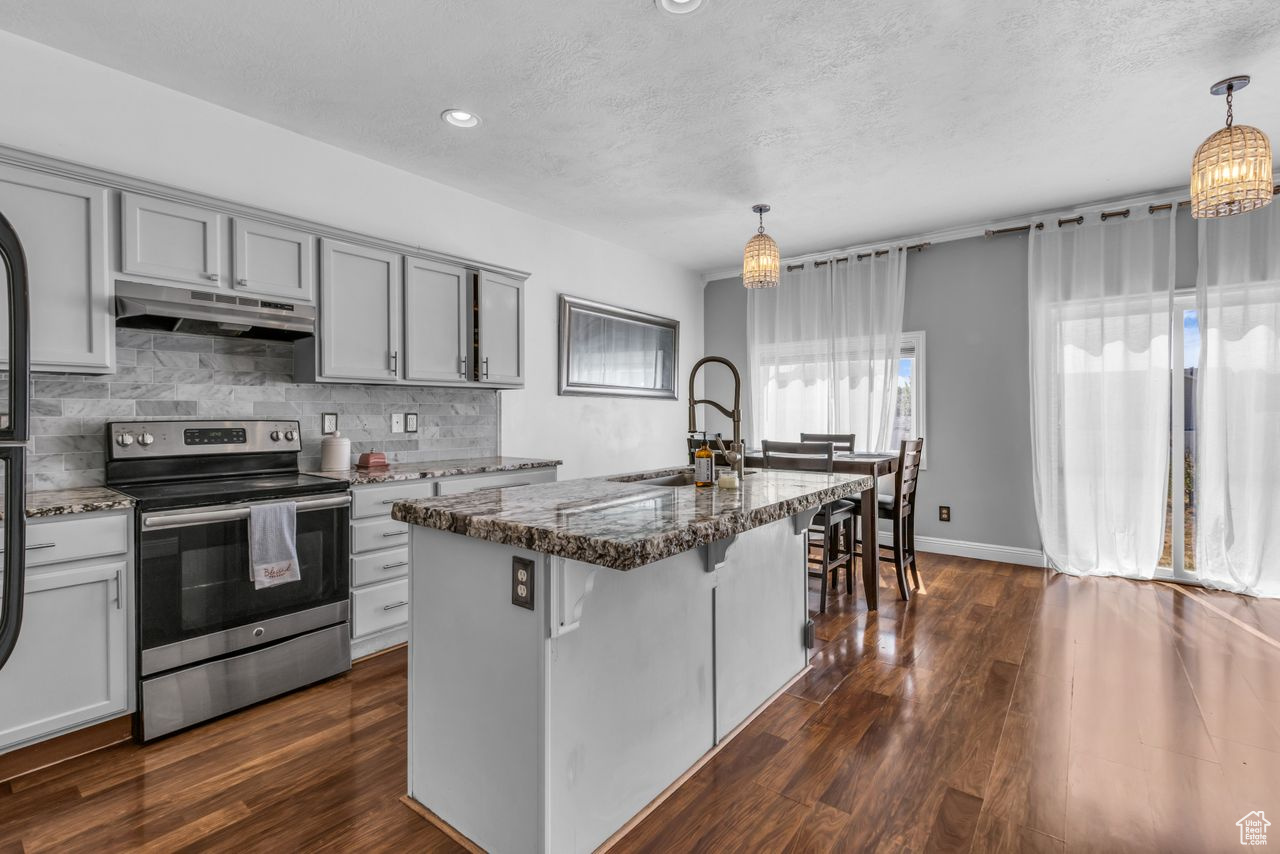West Valley City, Utah, 84128, United States, 4 Bedrooms Bedrooms, ,3 BathroomsBathrooms,Residential,For Sale,1949821
