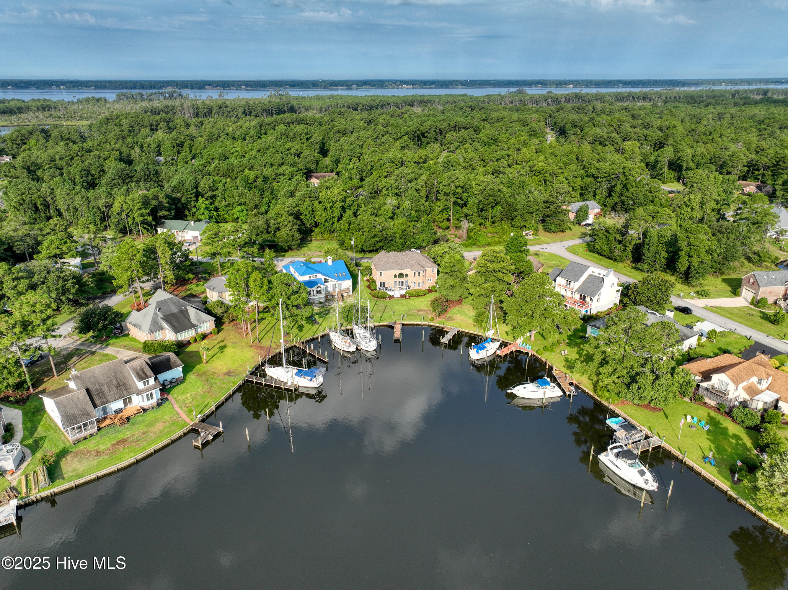 New Bern, North Carolina, 28560, United States, 4 Bedrooms Bedrooms, ,3 BathroomsBathrooms,Residential,For Sale,1907556