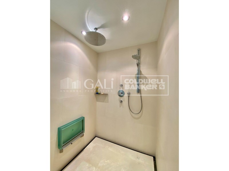 Andorra la Vella, Andorra, AD, 3 Bedrooms Bedrooms, ,2 BathroomsBathrooms,Residential,For Sale,1617268