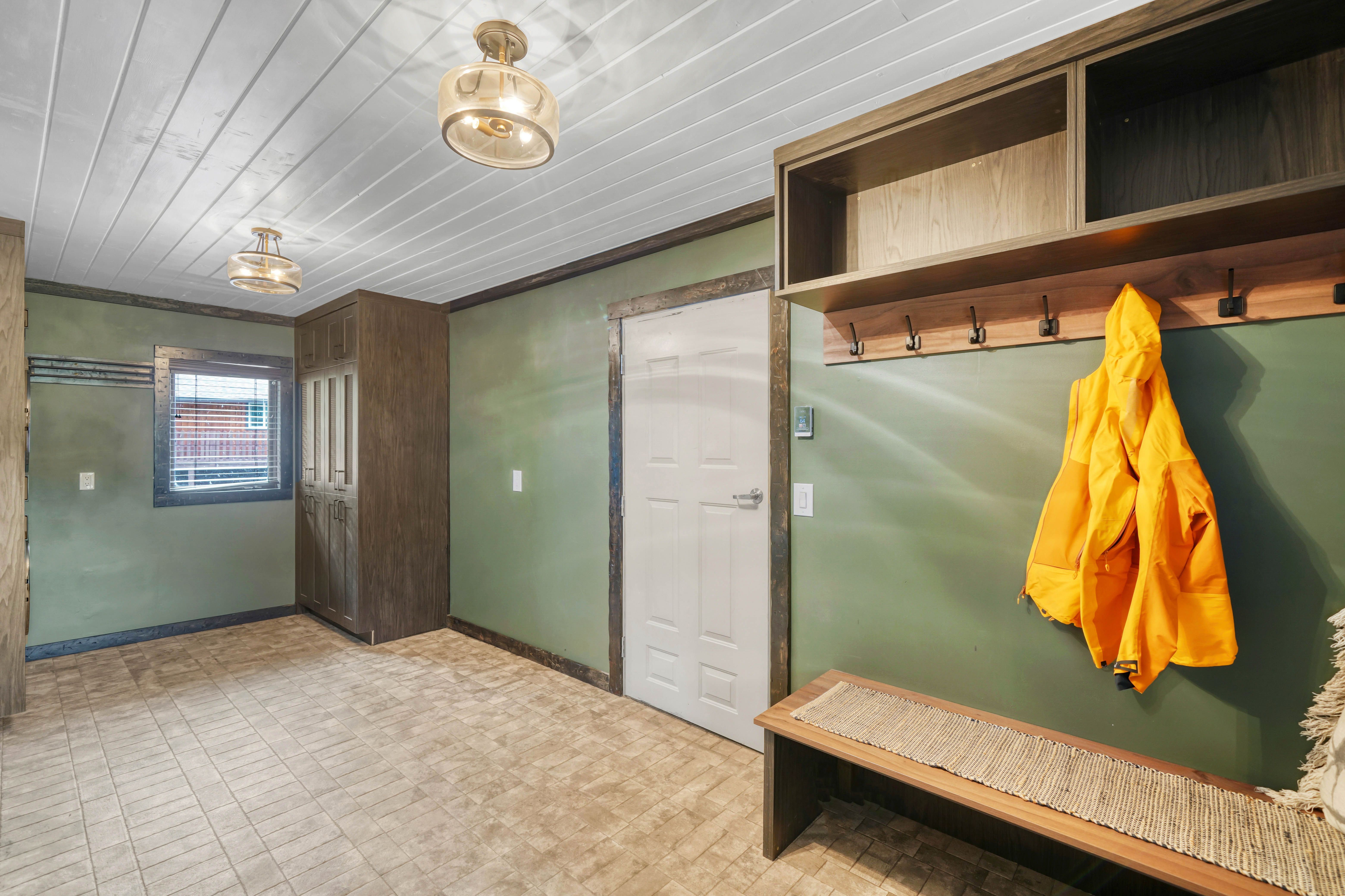 Remodeled Beaver Lakes Chalet with Lake & Mountain Views - 物件實景