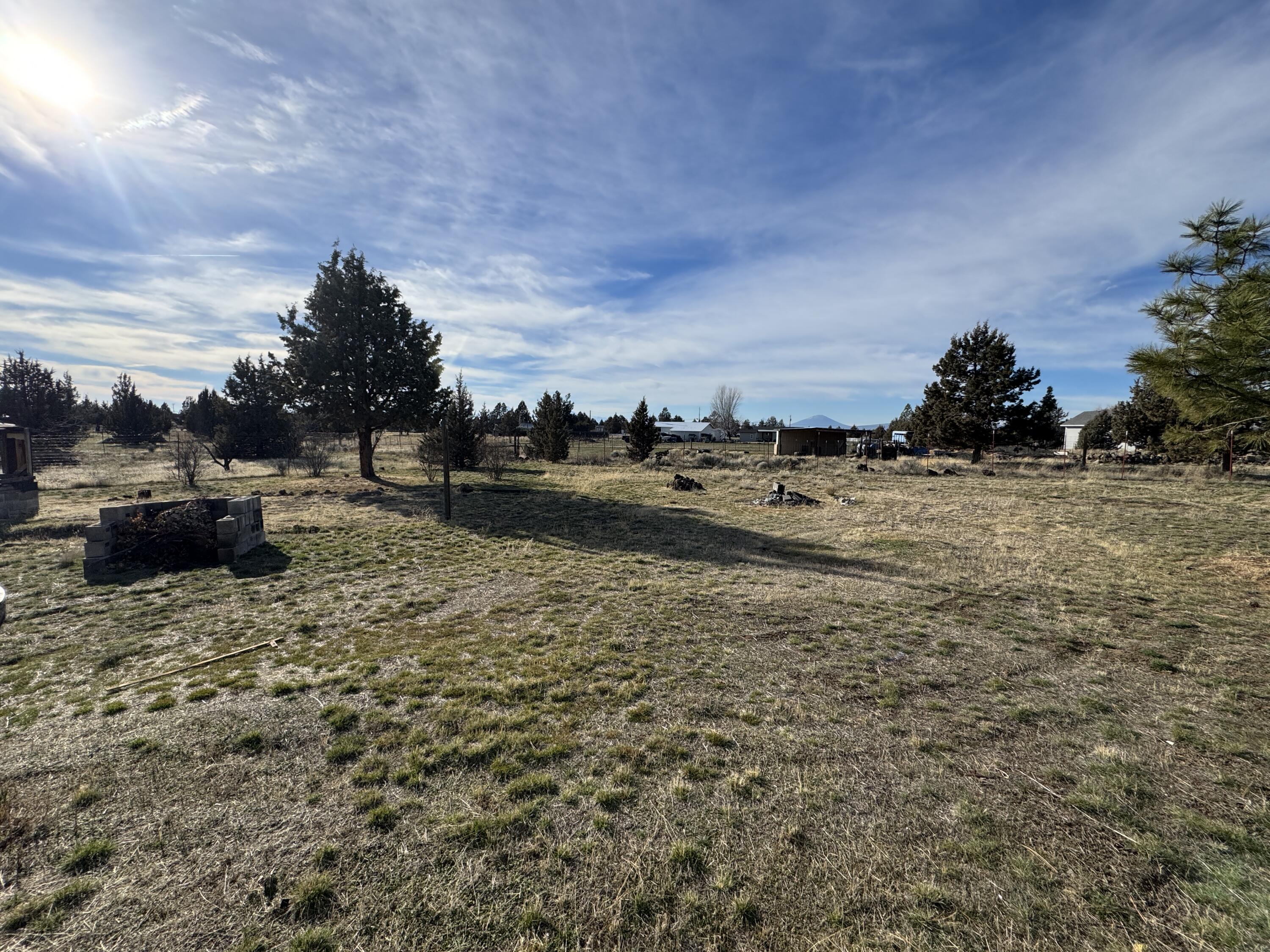 Terrebonne, Oregon, 97760, United States, 3 Bedrooms Bedrooms, ,2 BathroomsBathrooms,Residential,For Sale,2009315