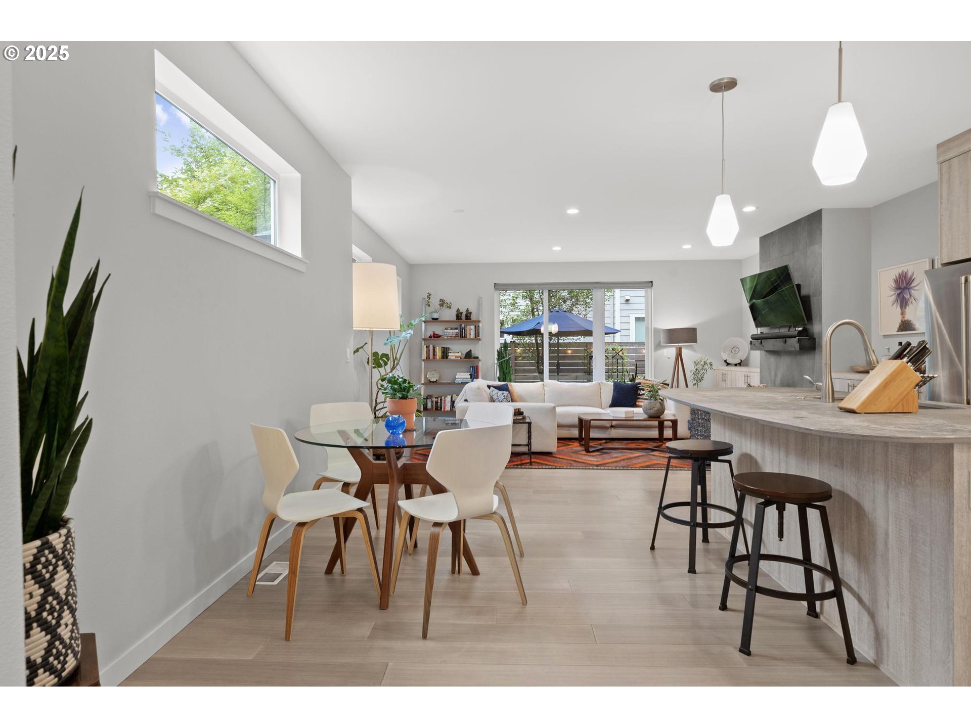Portland, Oregon, 97211, United States, 3 Bedrooms Bedrooms, ,2 BathroomsBathrooms,Residential,For Sale,1926283