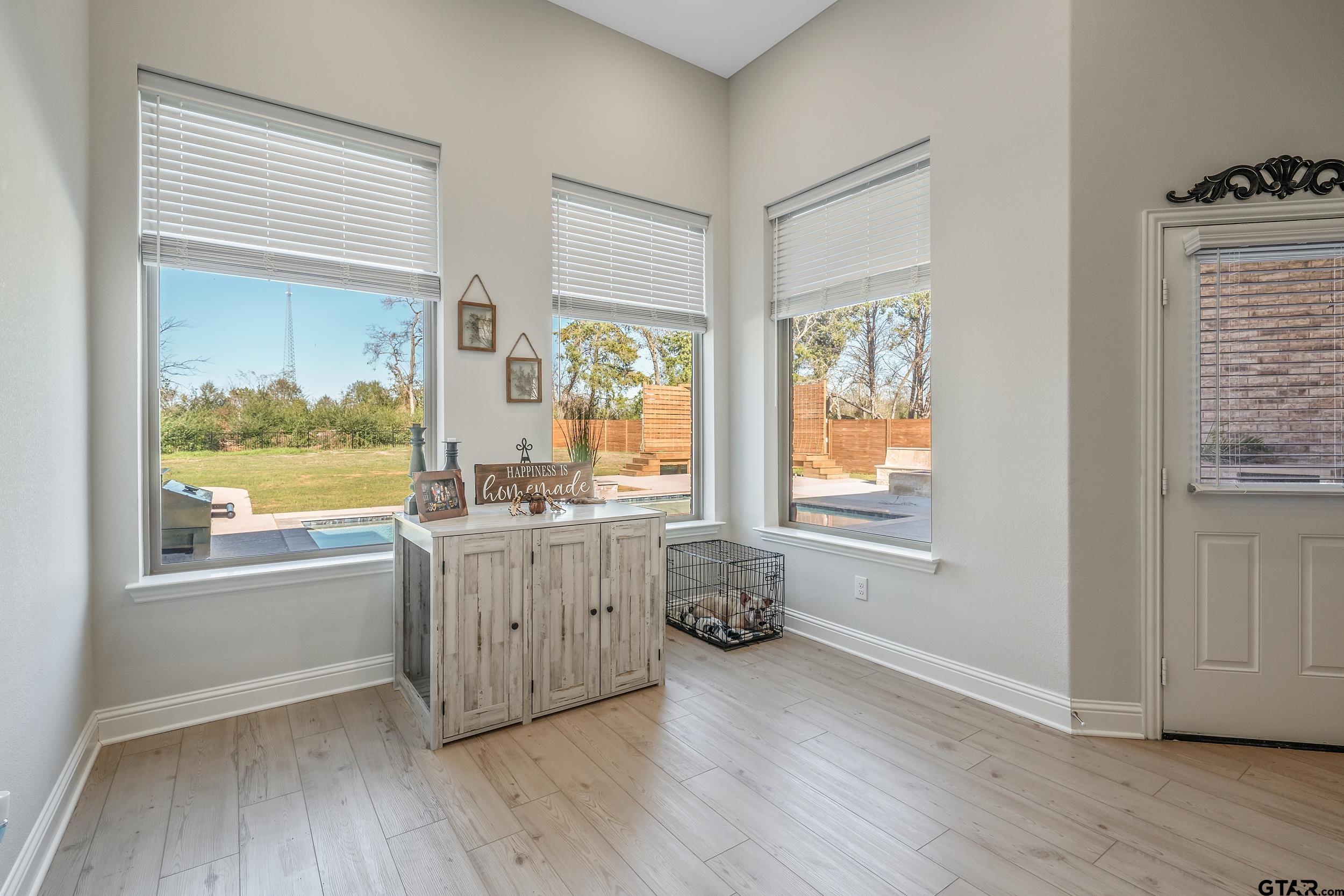 Canton, Texas, 75103, United States, 4 Bedrooms Bedrooms, ,4 BathroomsBathrooms,Residential,For Sale,1999684