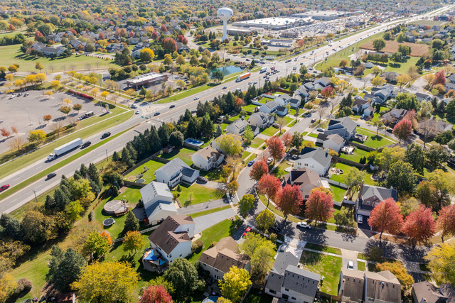 Elgin, Illinois, 60124, United States, 5 Bedrooms Bedrooms, ,3 BathroomsBathrooms,Residential,For Sale,1983976