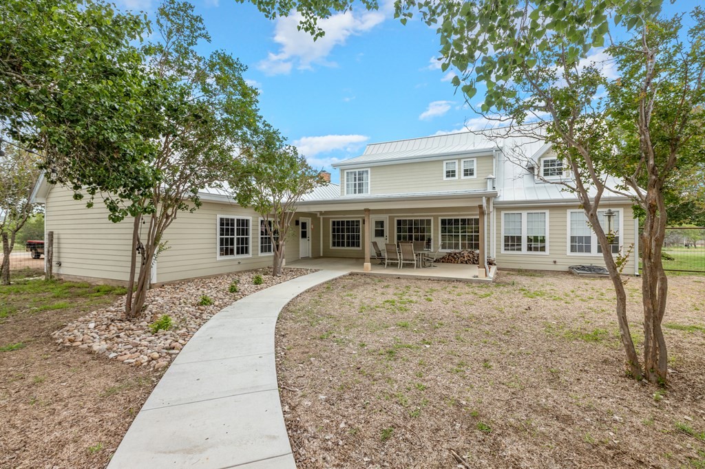 405 405 Frederick Rd, Fredericksburg, Texas, 78624, United States, 5 Bedrooms Bedrooms, ,5 BathroomsBathrooms,Residential,For Sale,405 405 Frederick Rd,1413377
