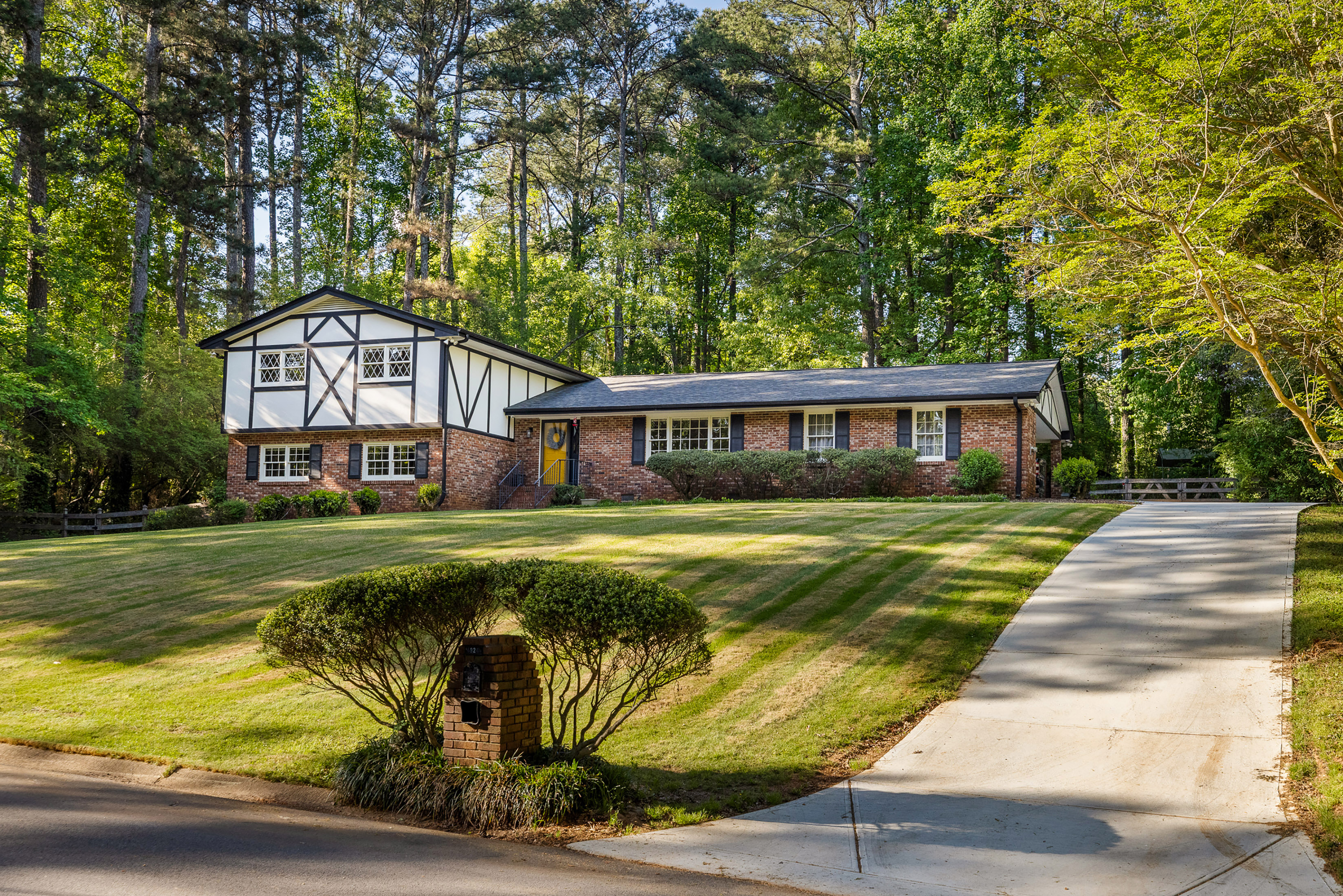  Tucked into the Established Smoke Rise Community - 物件實景